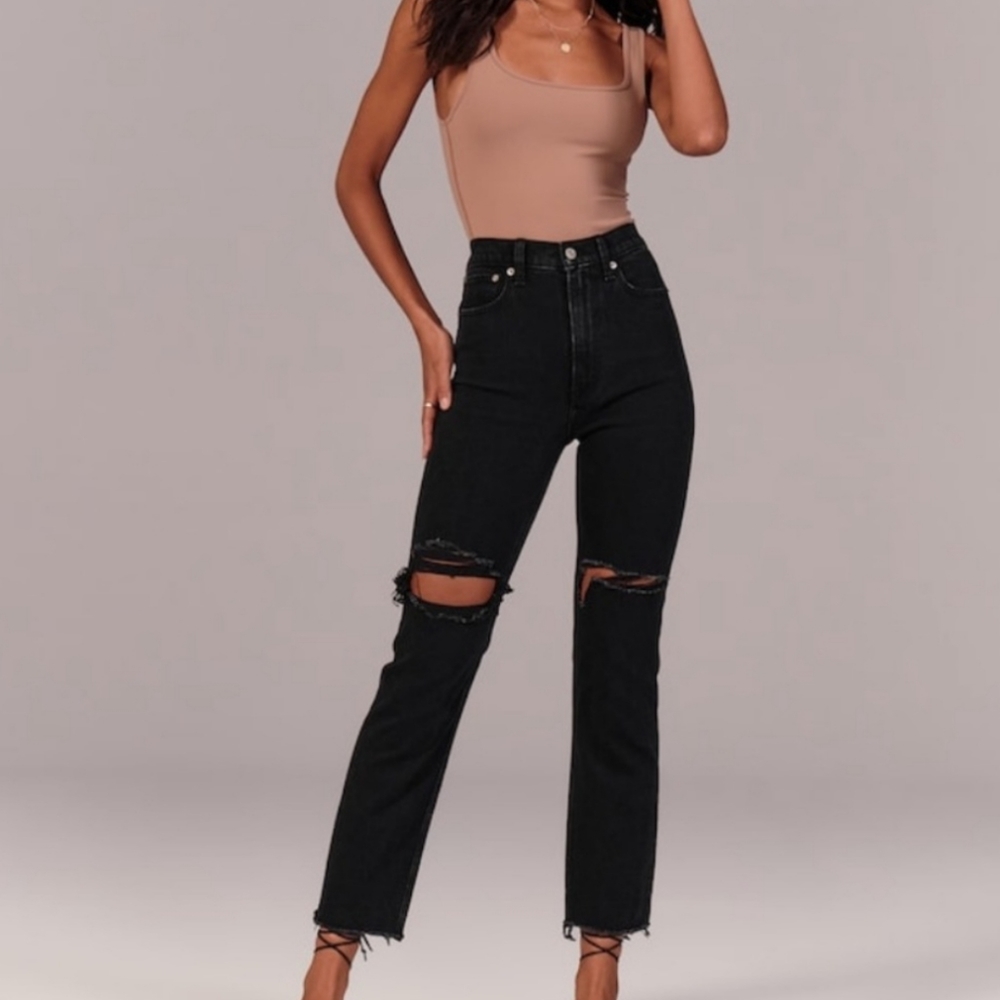 Abercrombie Ultra High Rise Ankle Straight Black Distressed Jeans 26/2